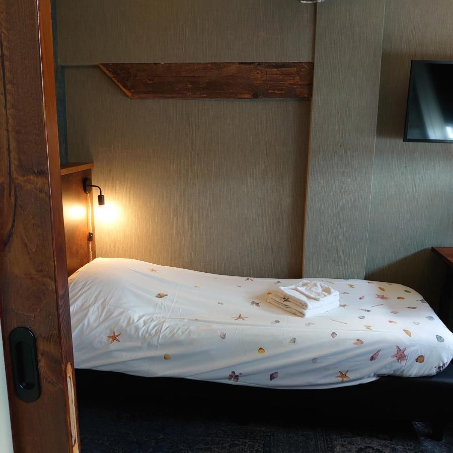 De Cyprian Bed & Breakfast Kaard Екстериор снимка