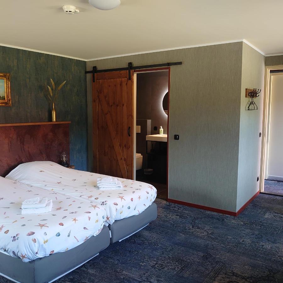 De Cyprian Bed & Breakfast Kaard Екстериор снимка