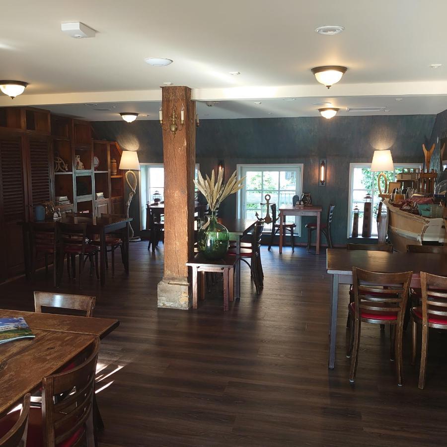 De Cyprian Bed & Breakfast Kaard Екстериор снимка