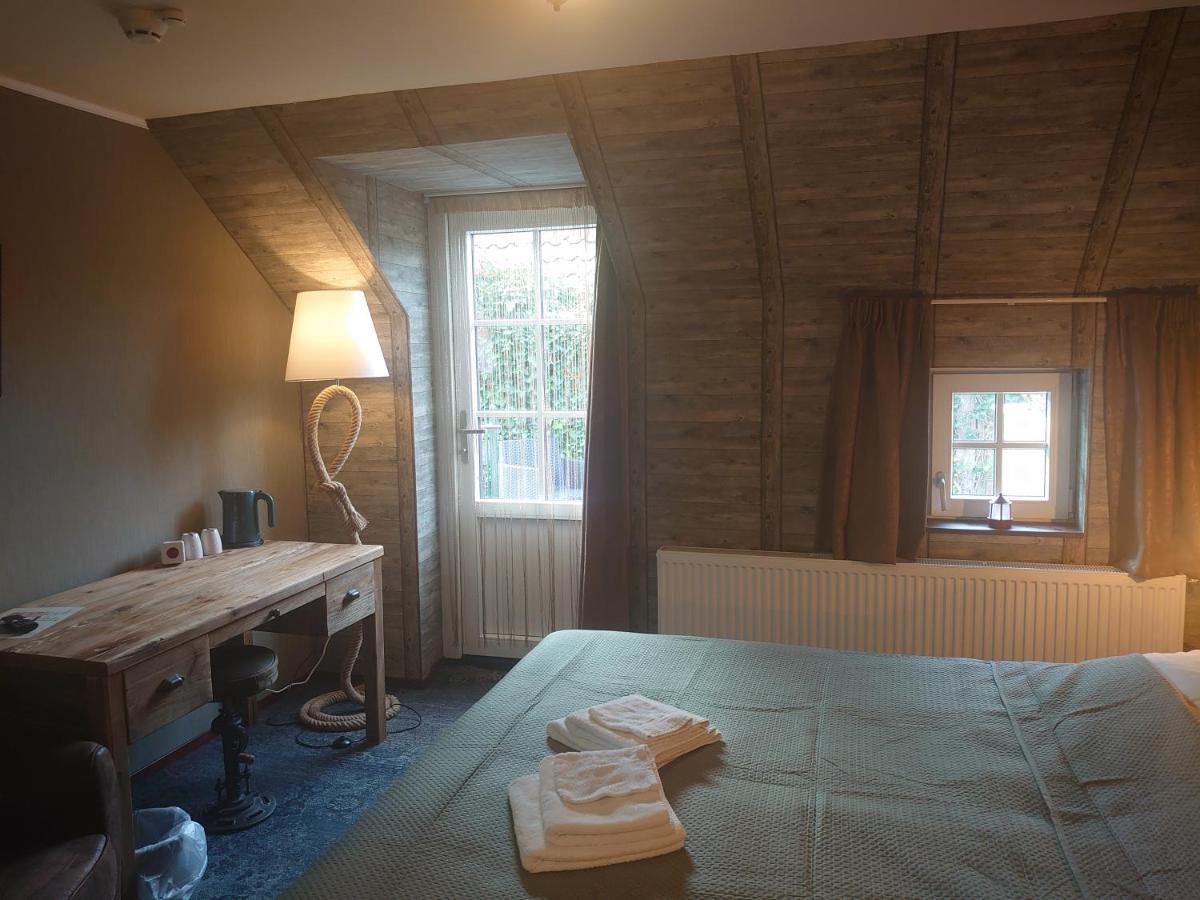 De Cyprian Bed & Breakfast Kaard Екстериор снимка