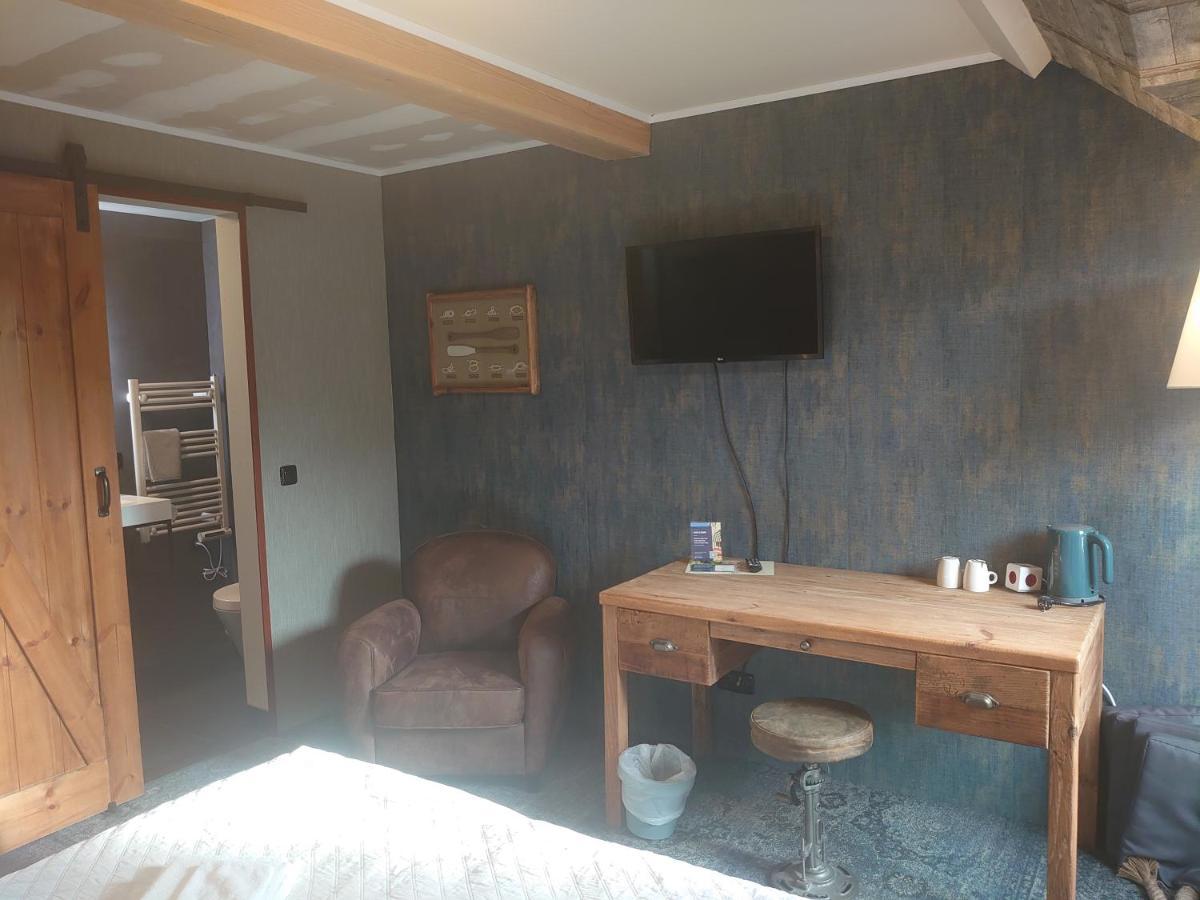 De Cyprian Bed & Breakfast Kaard Екстериор снимка