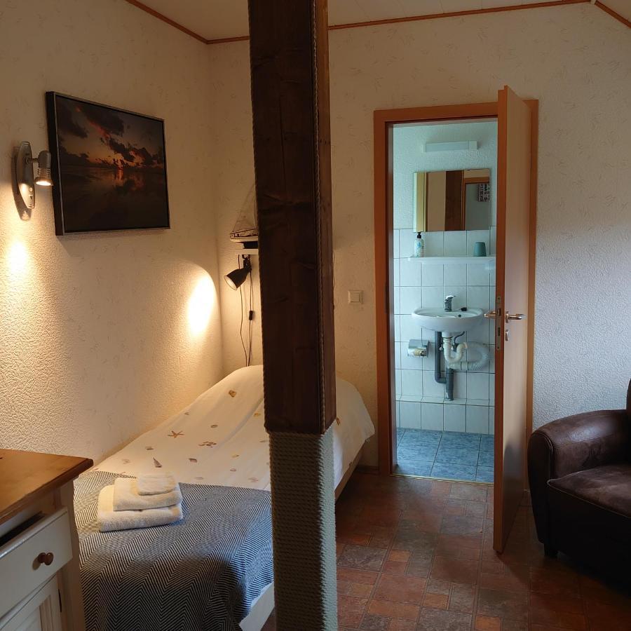De Cyprian Bed & Breakfast Kaard Екстериор снимка